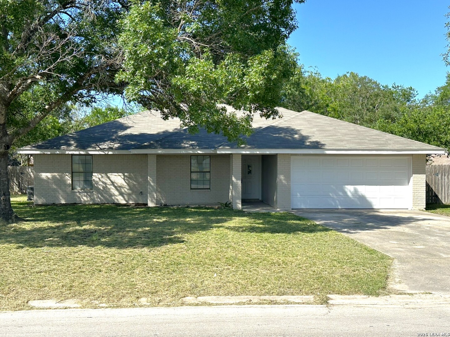 1513 PRESTON DR, Seguin, TX 78155 — photo 1
