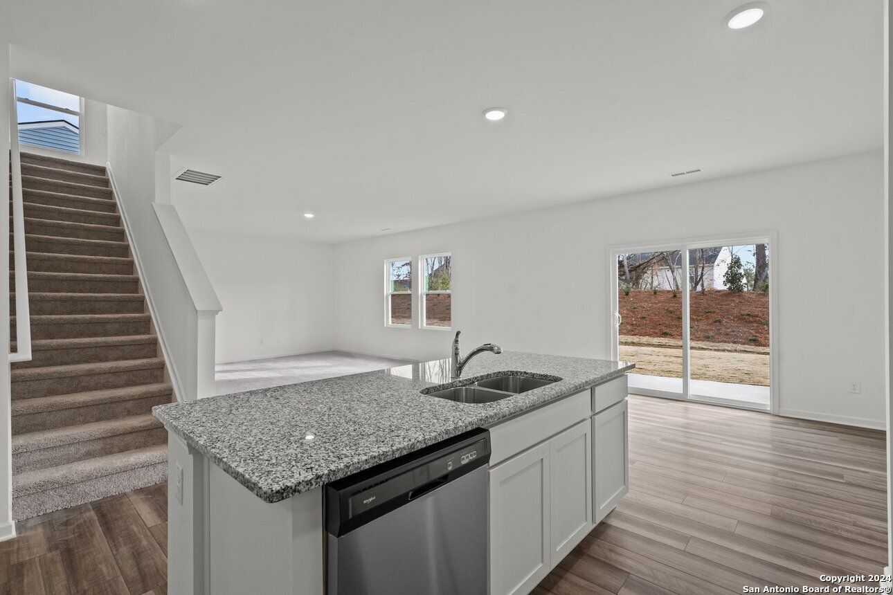 124 Dionicio Loop, , 78155 — photo 1