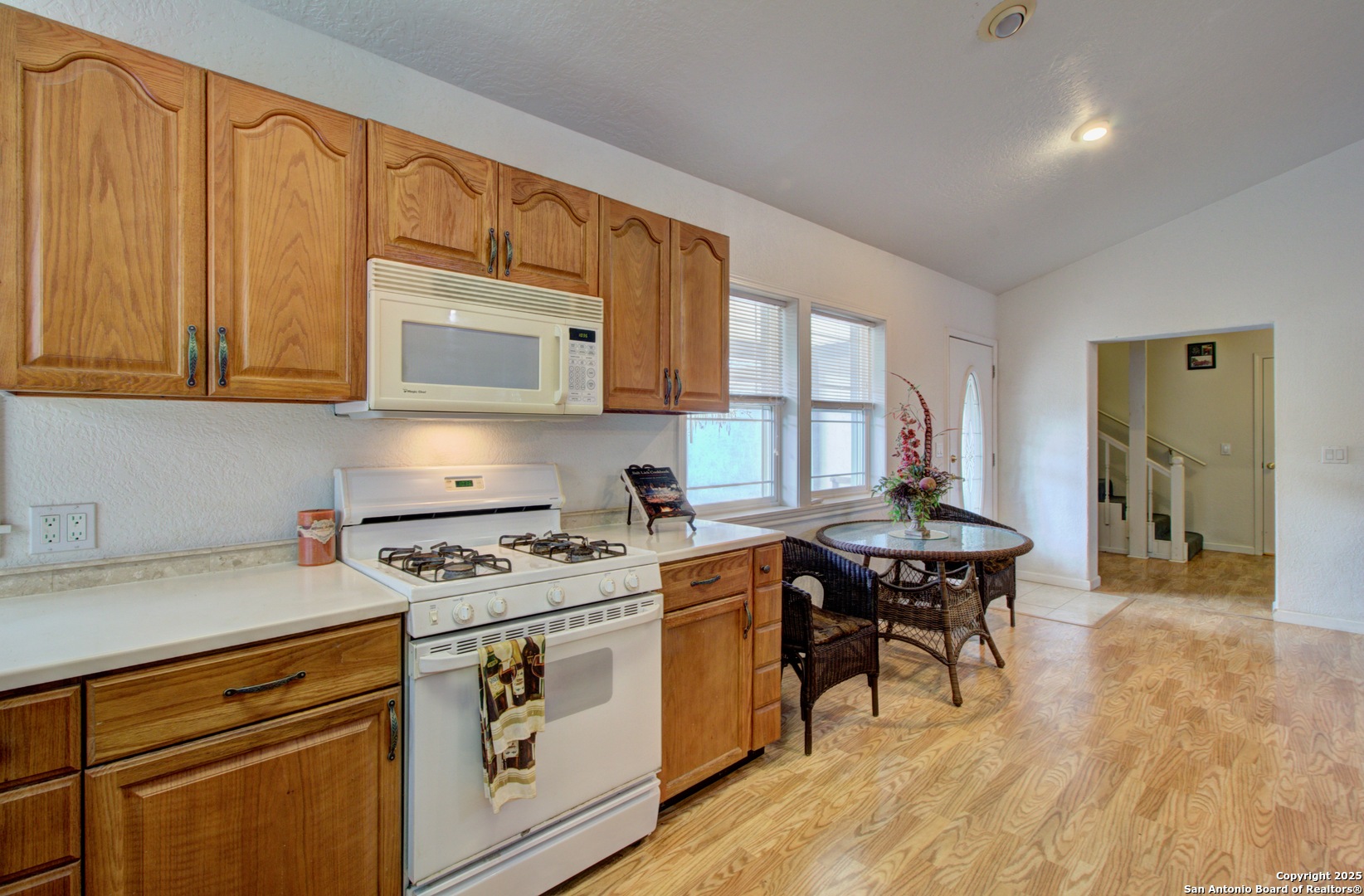 6248 Yorkshire, , 78070 — photo 1