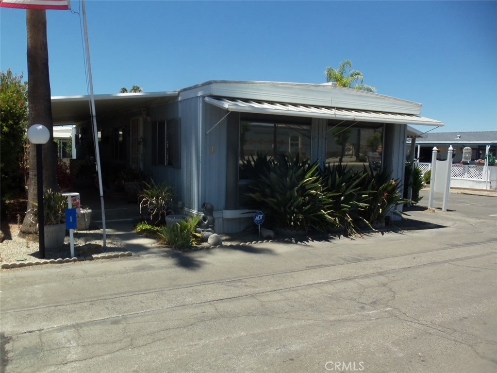1600 S San Jacinto Avenue 1, San Jacinto, CA 92583 — photo 1