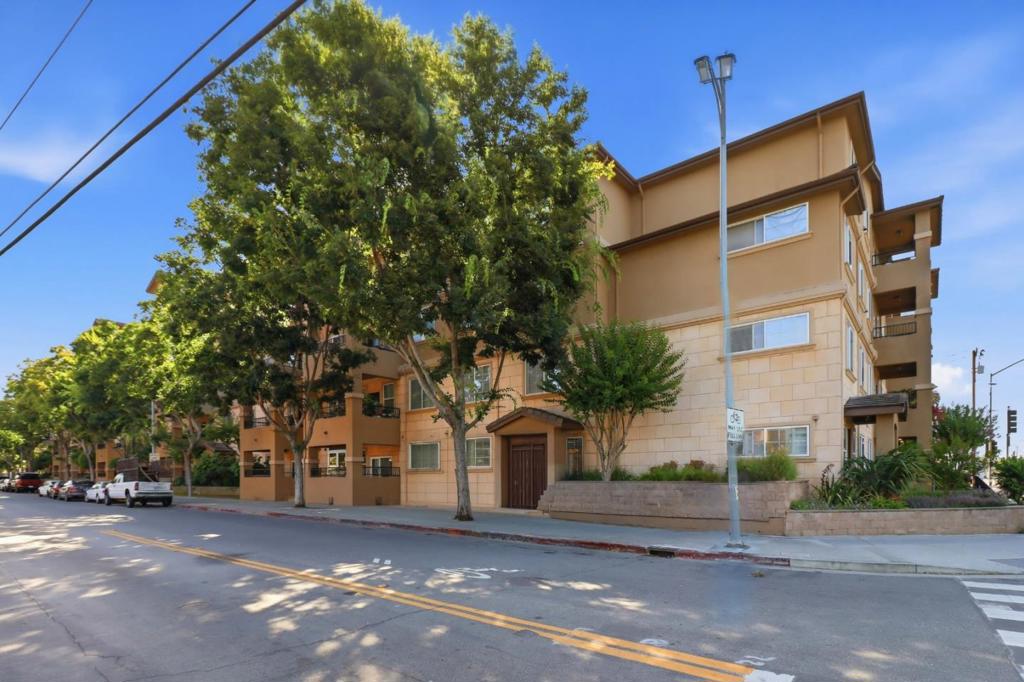 88 N Jackson Avenue 403, San Jose, CA 95116 — photo 1
