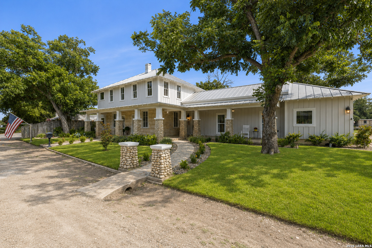 824 HIGH ST, Comfort, TX 78013 — photo 1