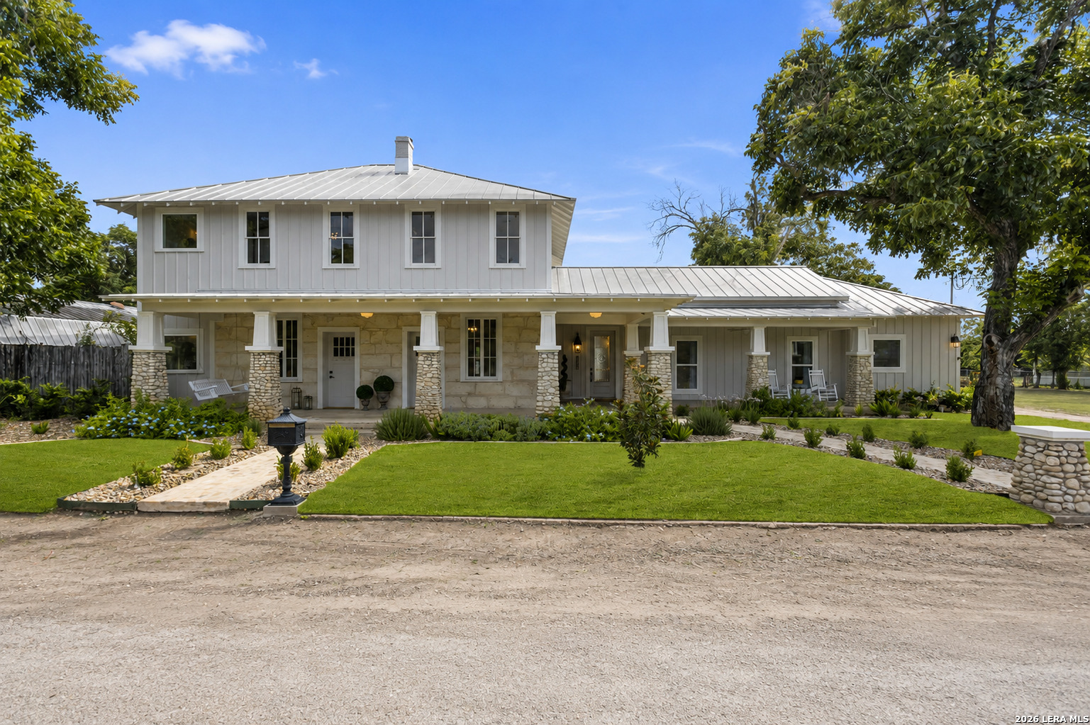 824 HIGH ST, Comfort, TX 78013 — photo 1