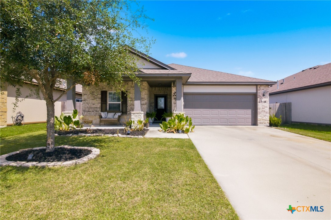 318 Brushy Creek, Victoria, TX 77904 — photo 1