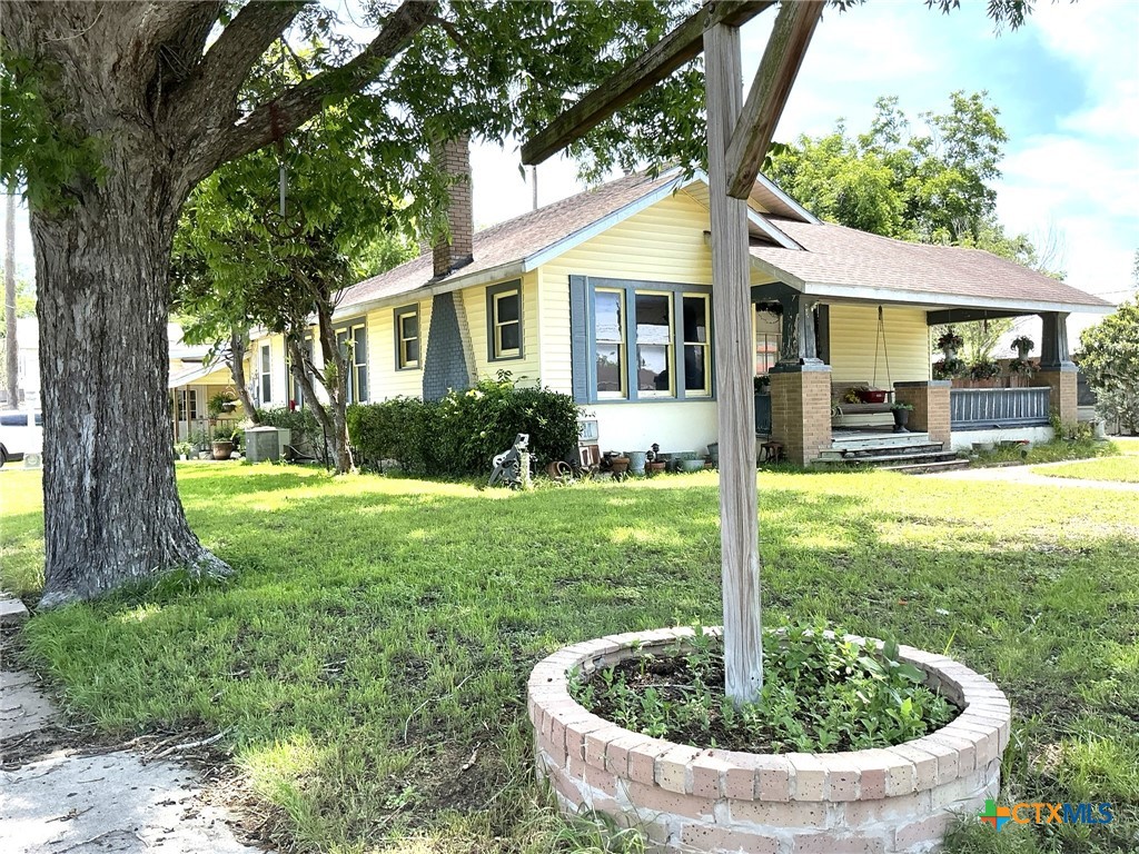 1026 Saint Paul Street, Gonzales, TX 78629 — photo 1