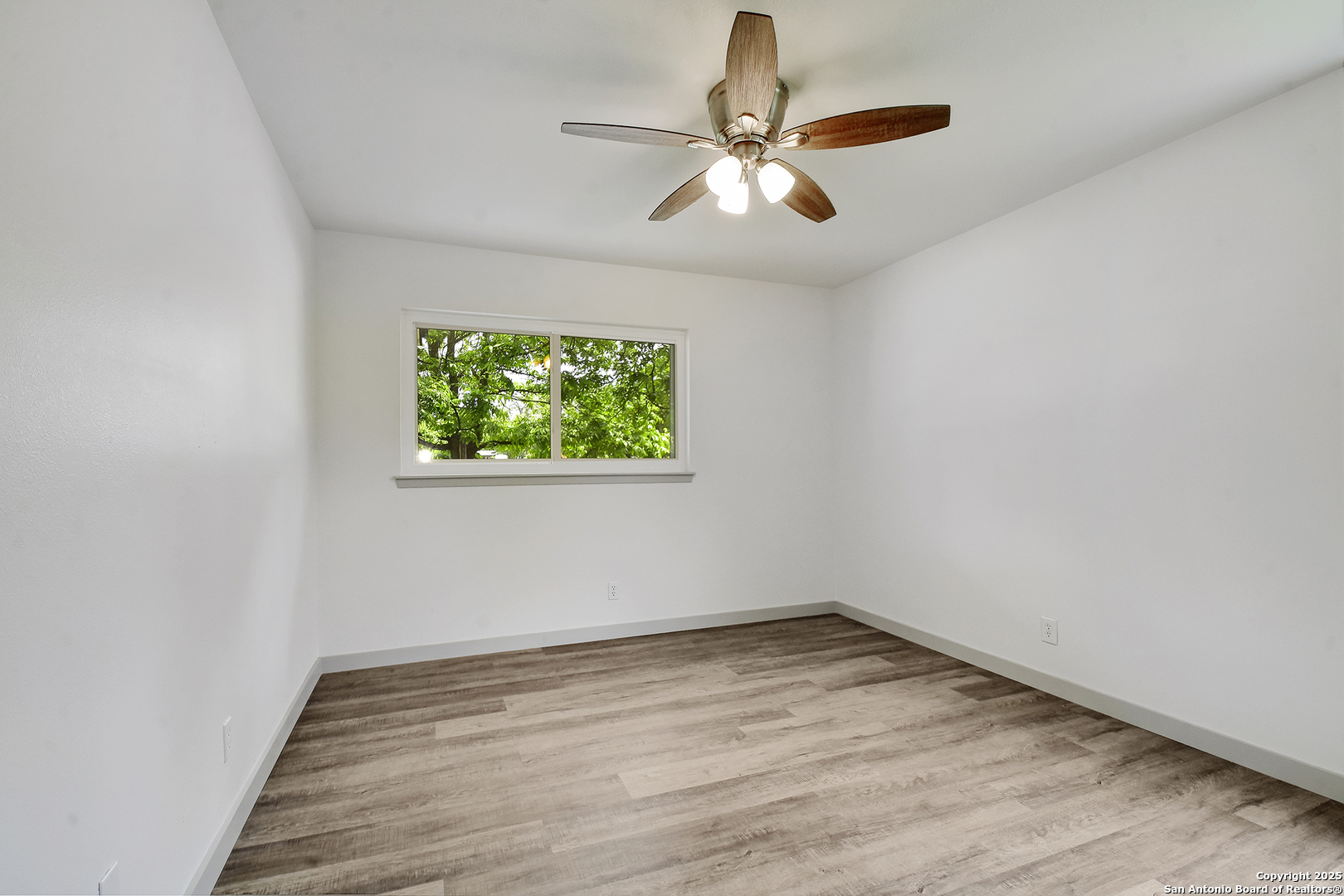 5515 W Rolling Ridge Dr, , 78228 — photo 1