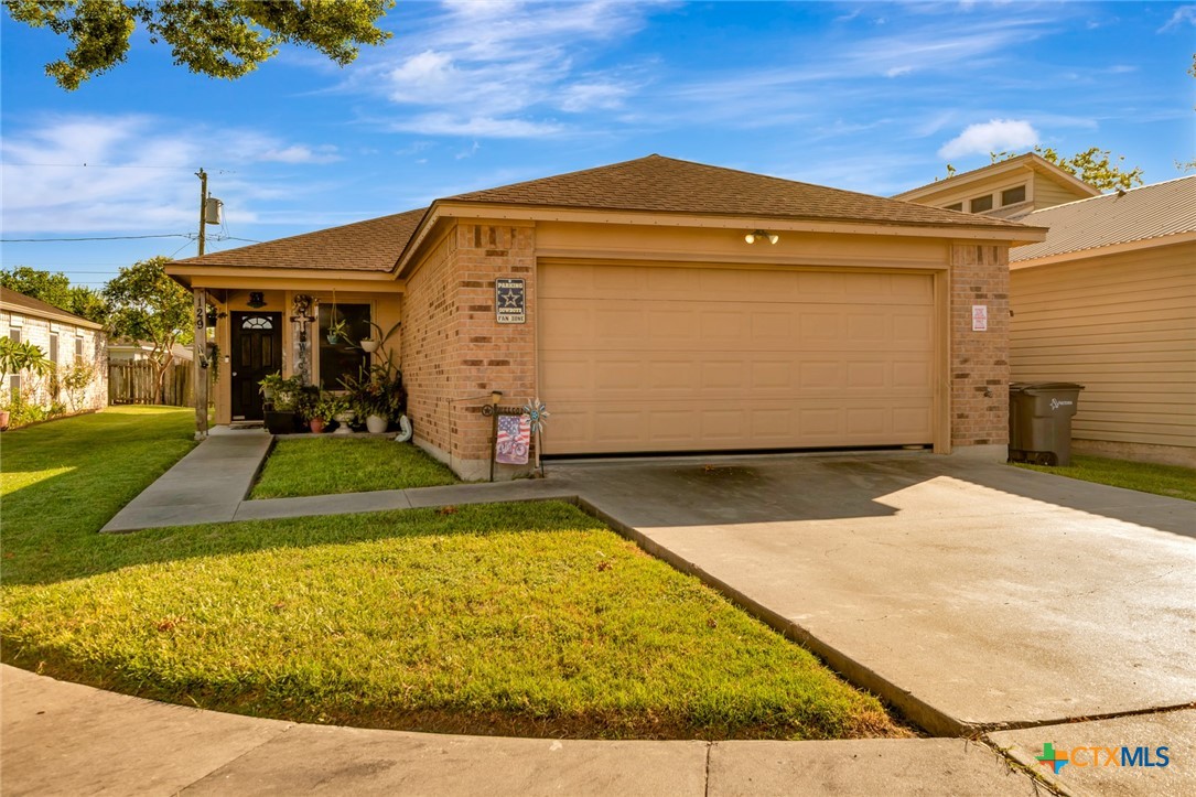 129 Avant Garde Drive, Victoria, TX 77901 — photo 1