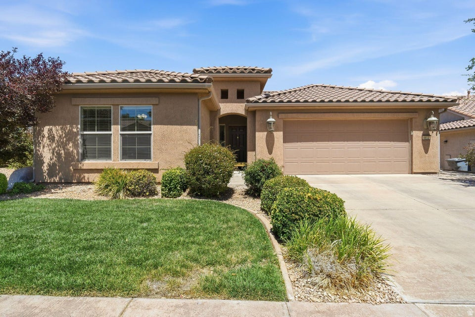 4652 S MEDALLION DR, St. George, UT 84790 — photo 1