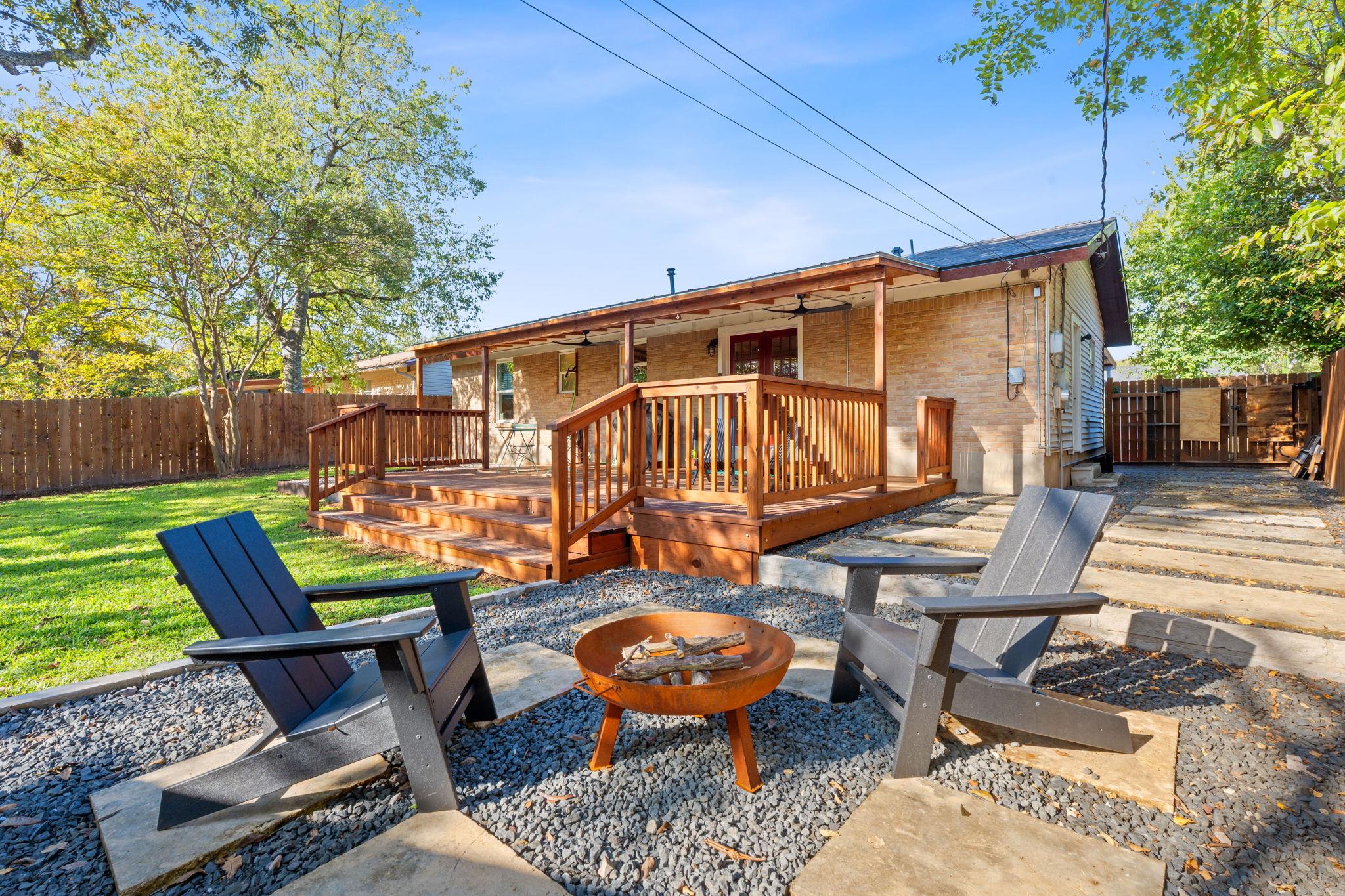8801 Redfield, Austin, TX 78758 — photo 1