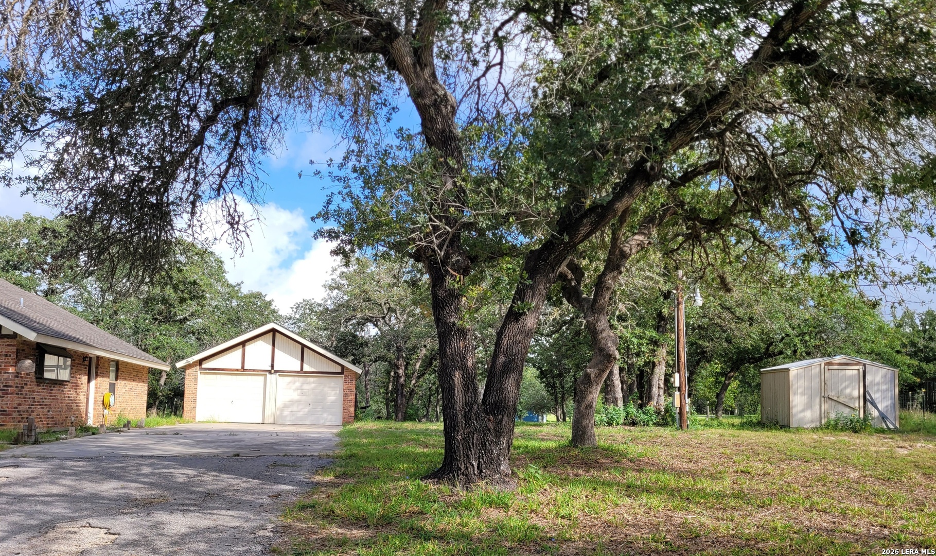 110 Post Oak, , 78114 — photo 1