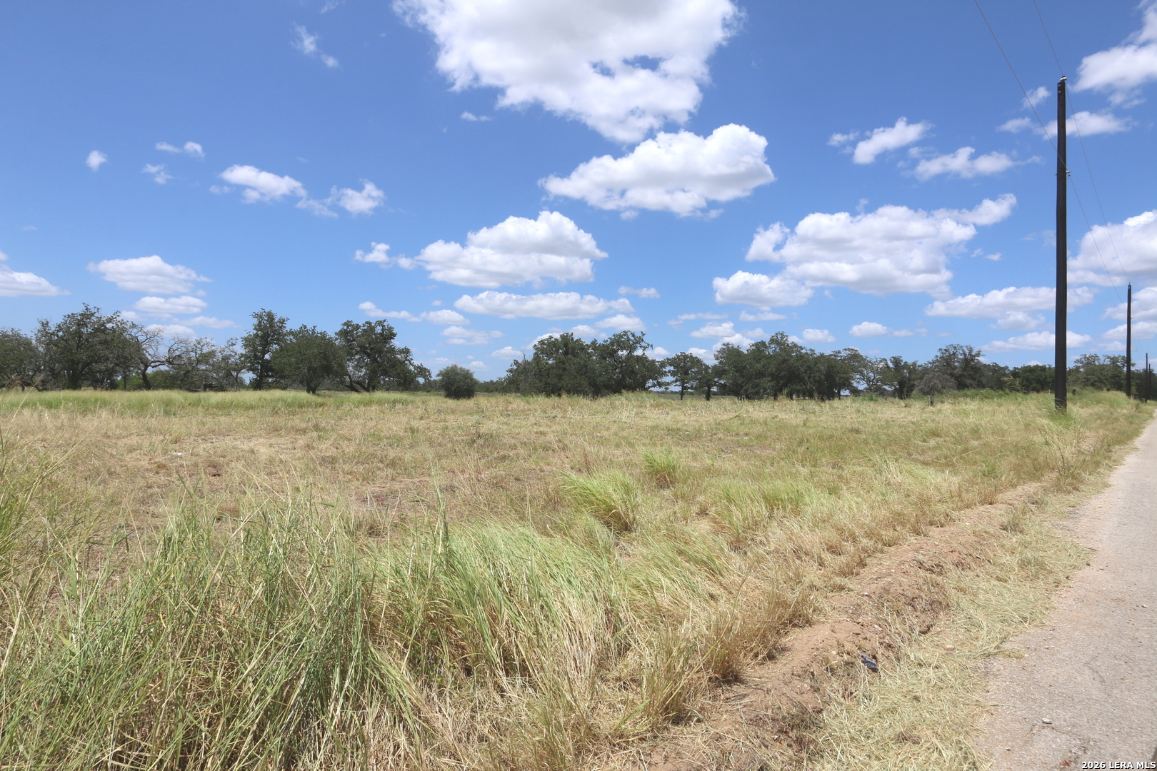 219 County Road 331, Floresville, TX 78114 — photo 1