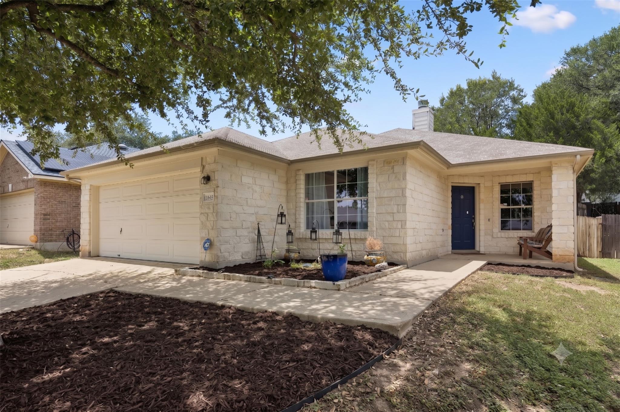 2106 Narrow Glen, Austin, TX 78744 — photo 1