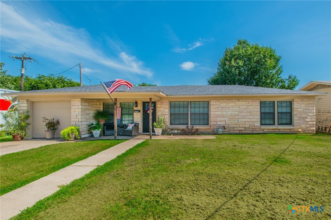 2401 Oak, Gatesville, TX 76528 — photo 1