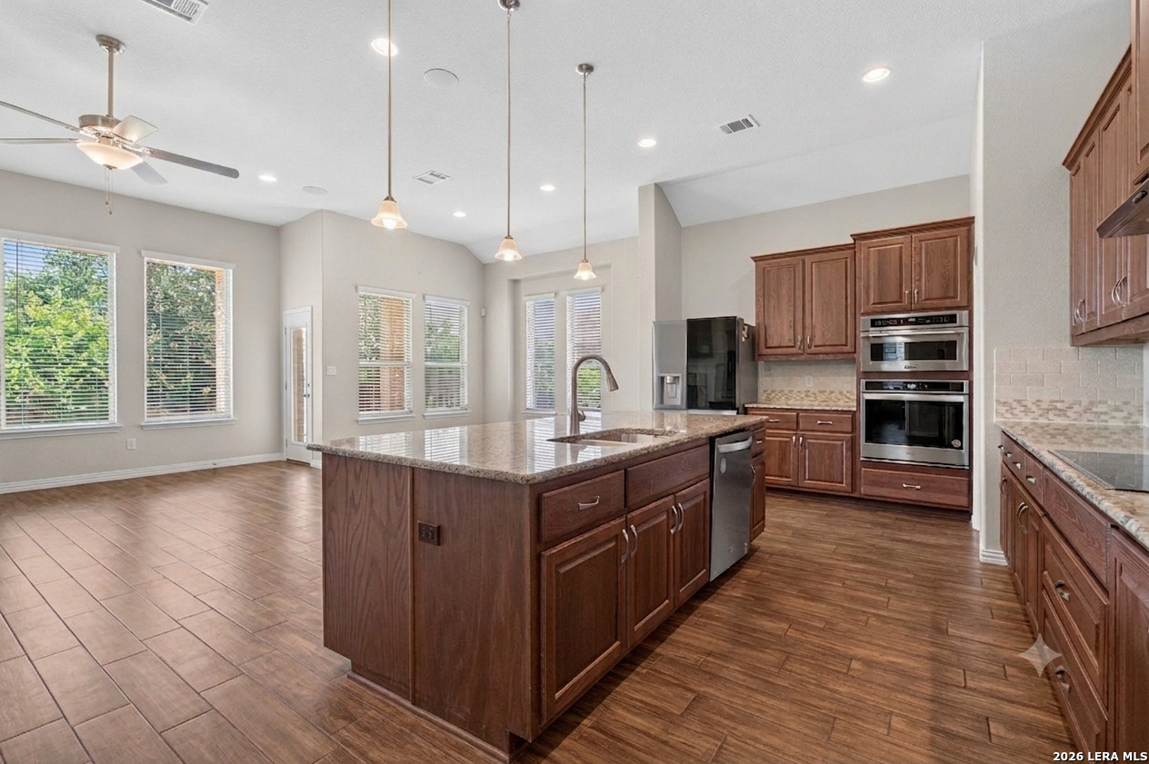 921 ACADEMY OAKS DR, San Marcos, TX 78666 — photo 1