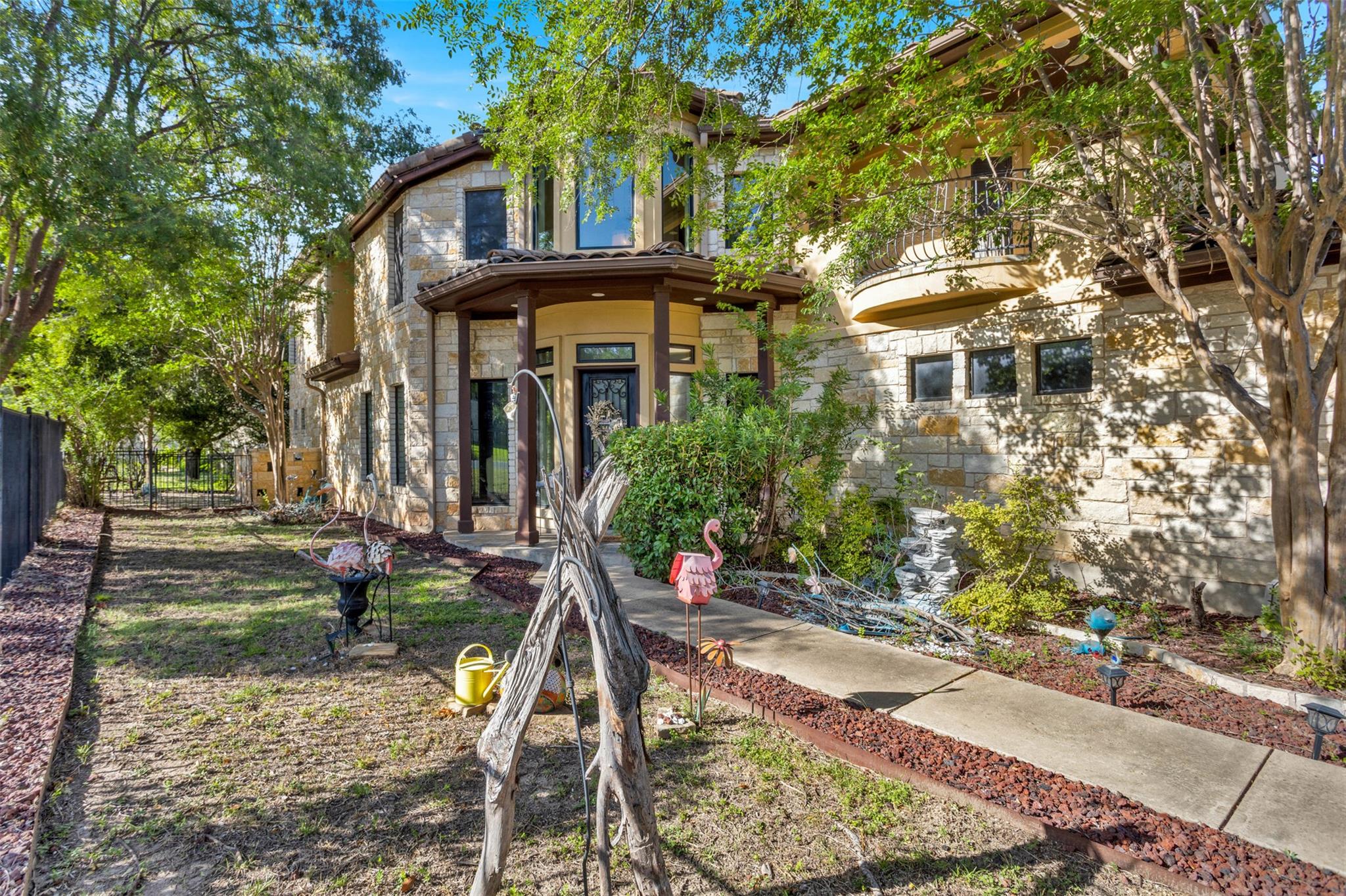 1  Treehaven Ln