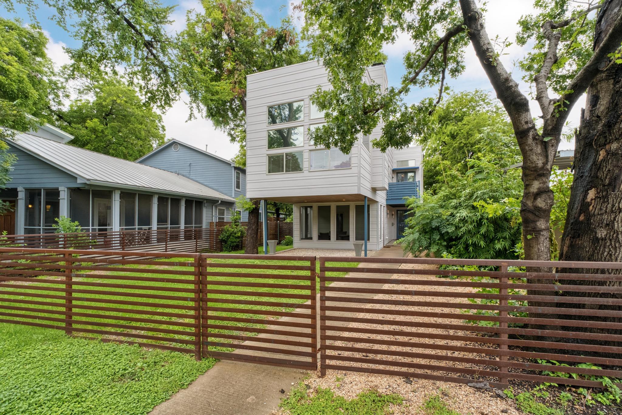 604 W LIVE OAK St, Austin, TX 78704 — photo 1