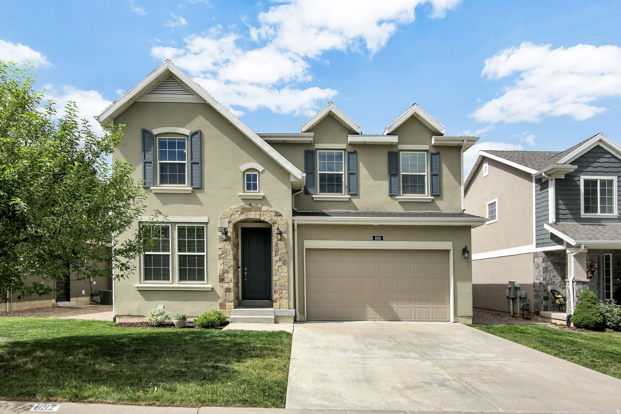 892 S HONEYSUCKLE WAY, Fruit Heights, UT 84037 — photo 1