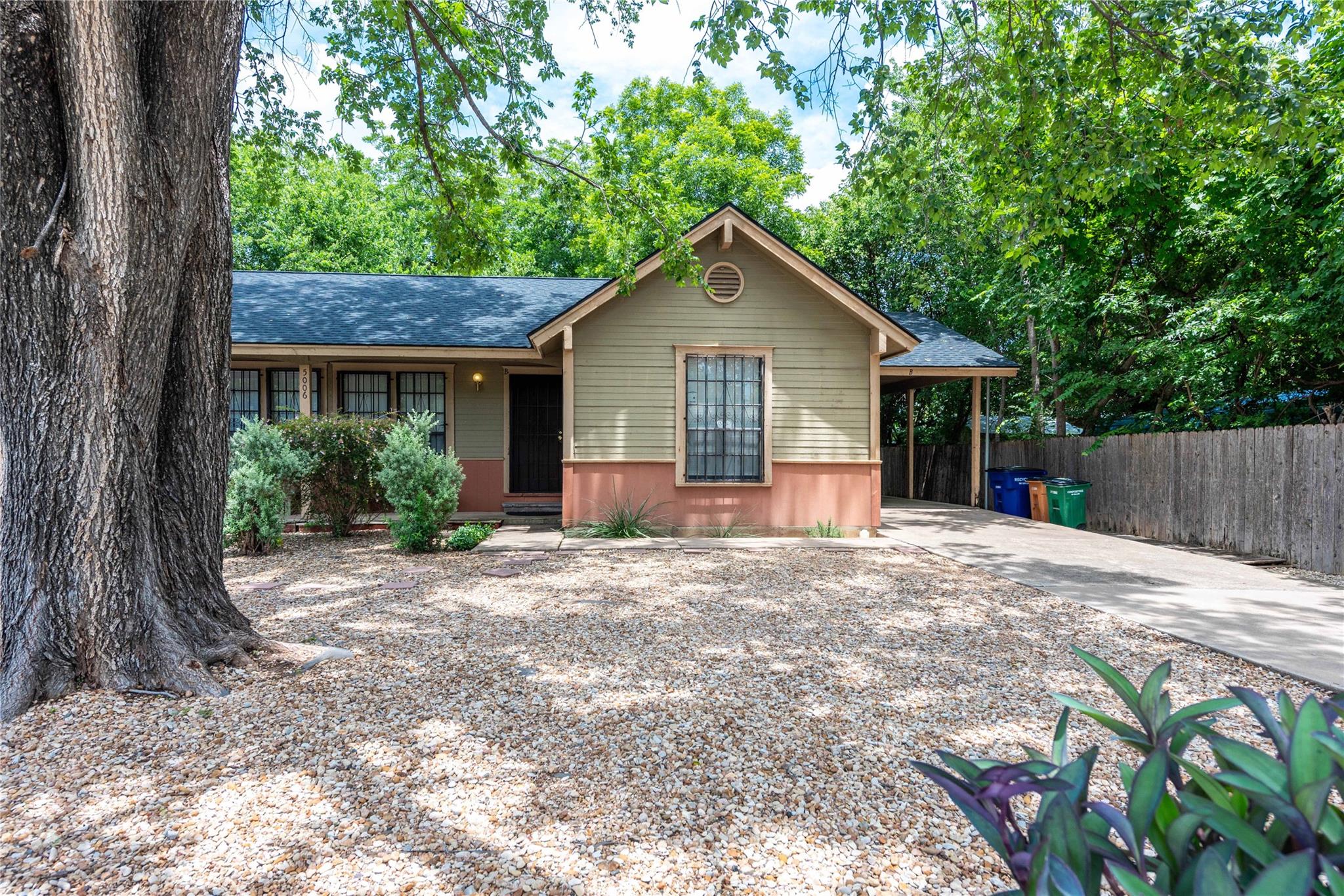 5006 Sara Dr, Austin, TX 78721 — photo 1