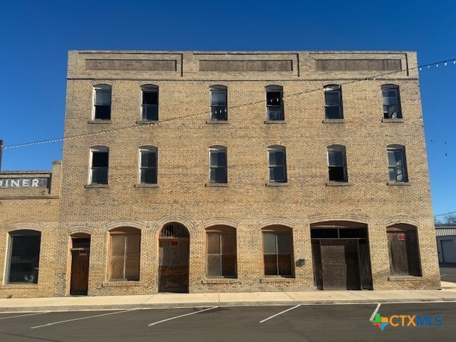 111 NE 2nd Street, Smithville, TX 78957 — photo 1