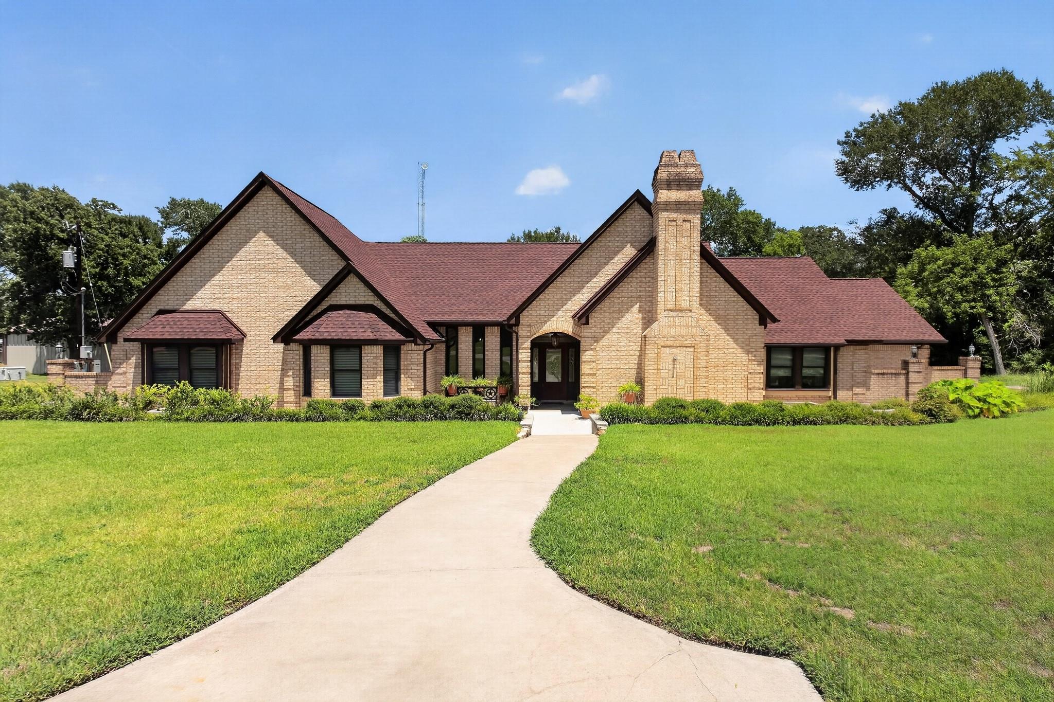 1950  Country Club Rd