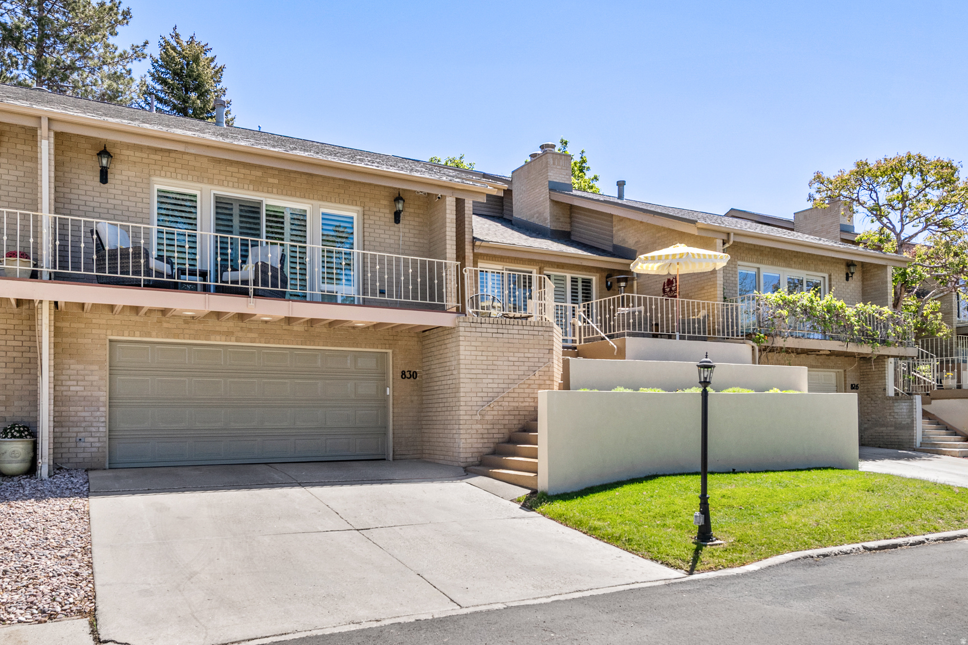 830 N GRANDRIDGE CT