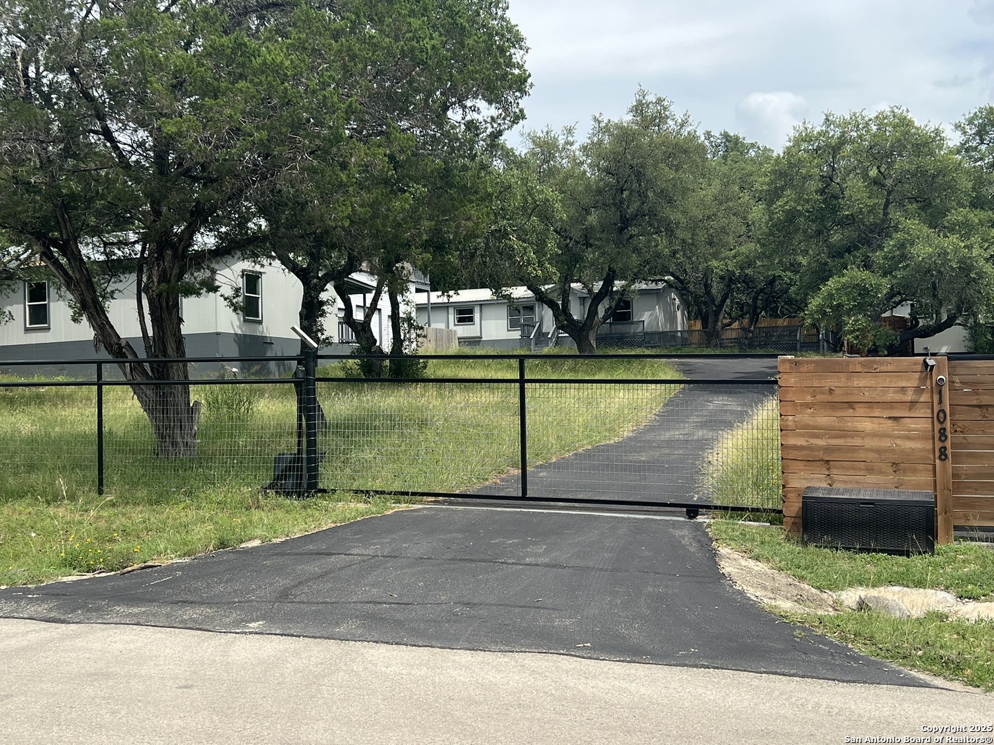 1108 Hillside Oaks, Bulverde, TX 78163 — photo 1