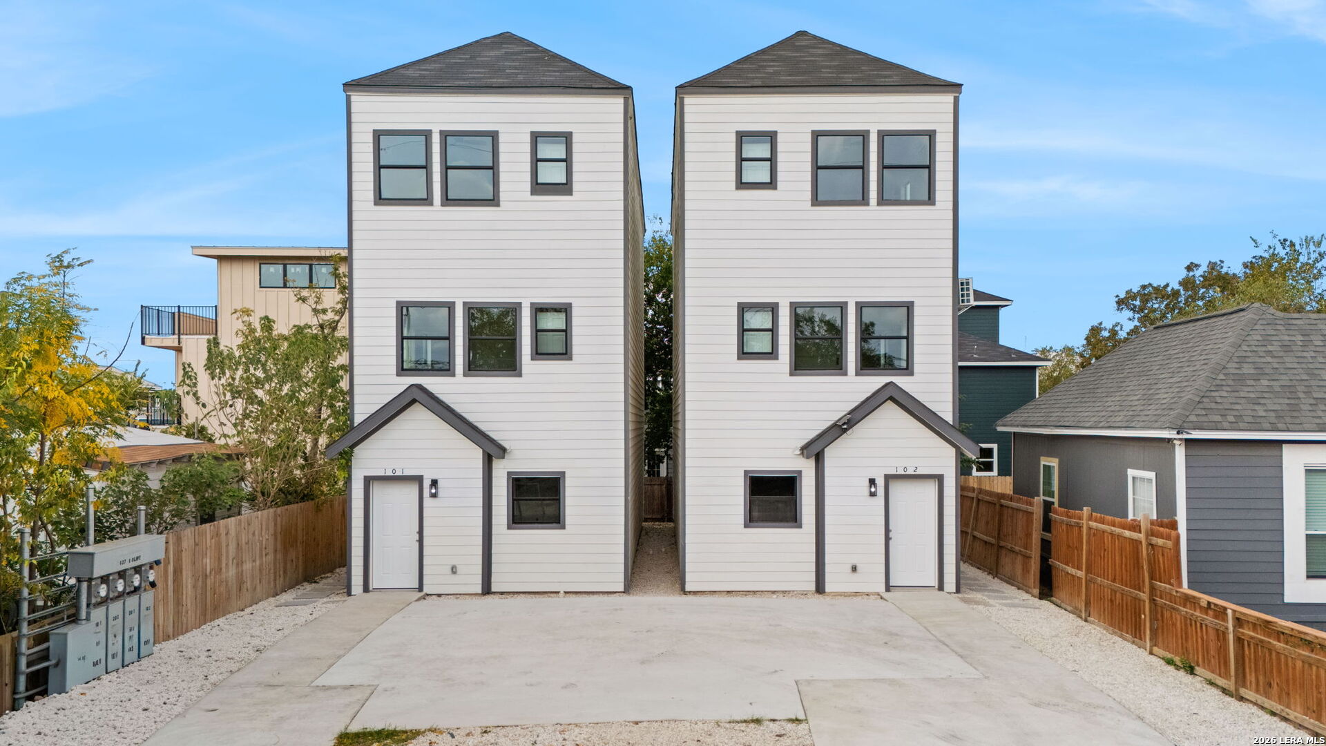 627 S Olive St, San Antonio, TX 78203 — photo 1