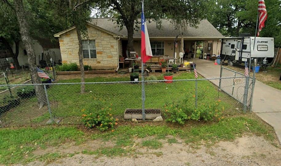 652 Pecan Ln, Cottonwood Shores, TX 78657 — photo 1