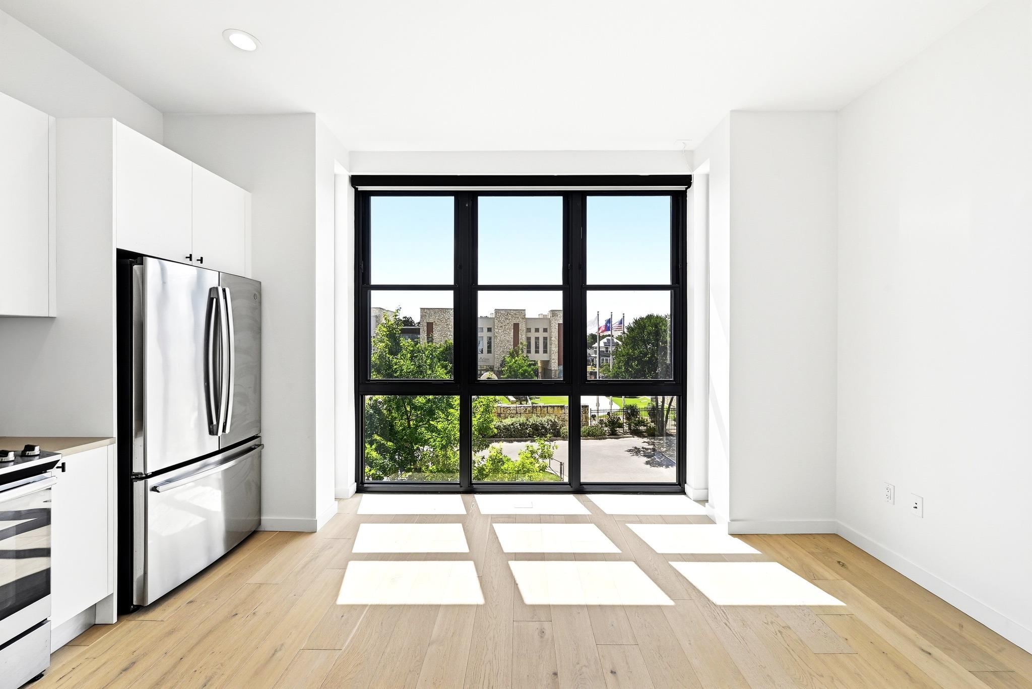 800  Embassy Dr  #305, Austin, TX 78702 — photo 1