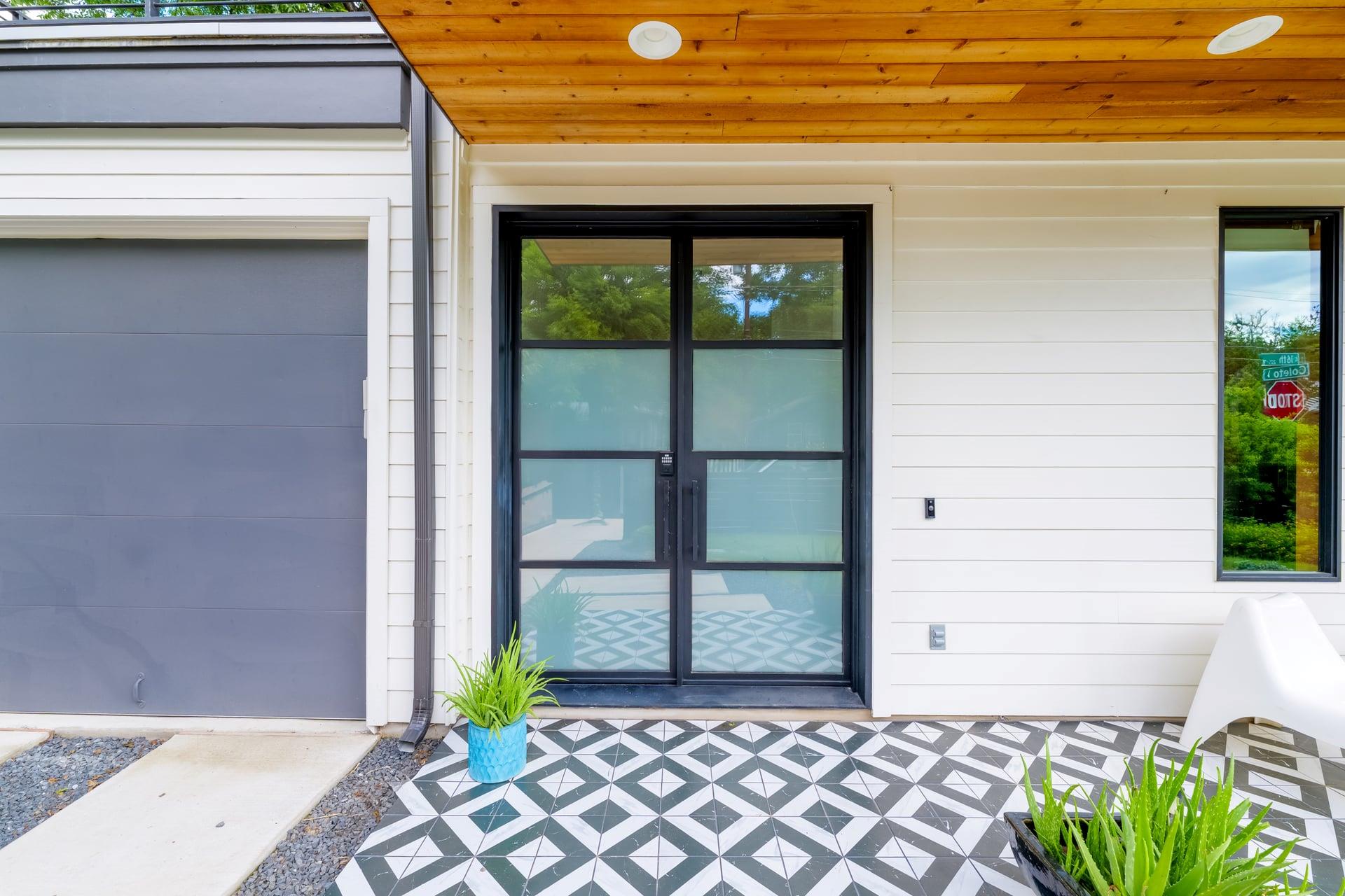 2201 E 16th St, Austin, TX 78702 — photo 1