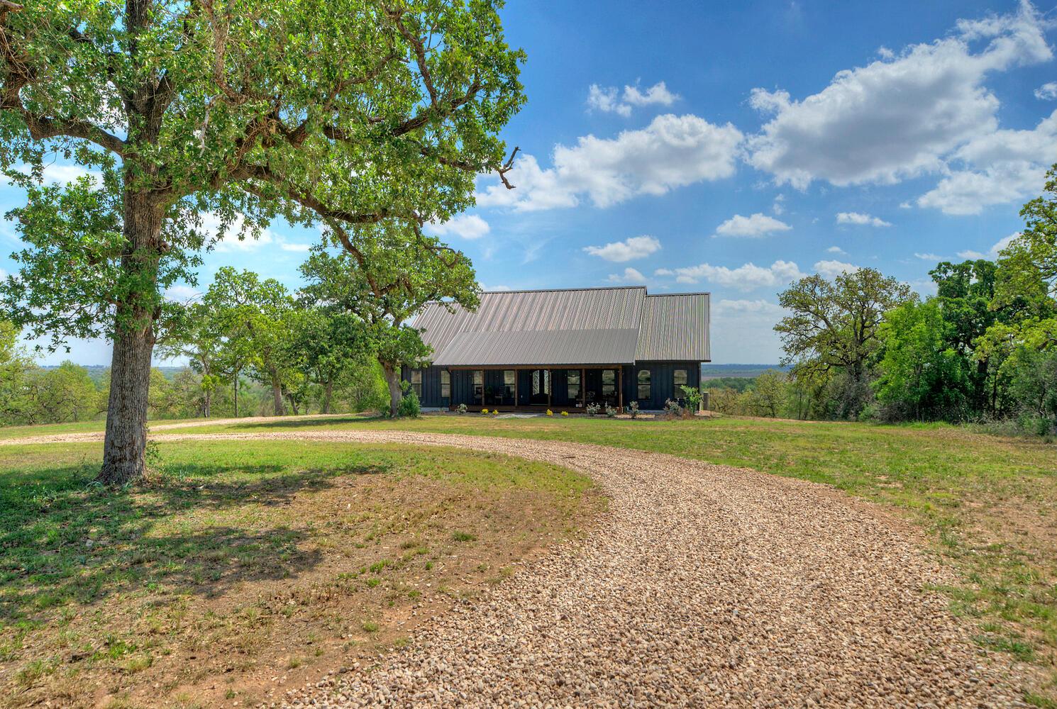 198 Rolling Oak Dr, Elgin, TX 78621 — photo 1