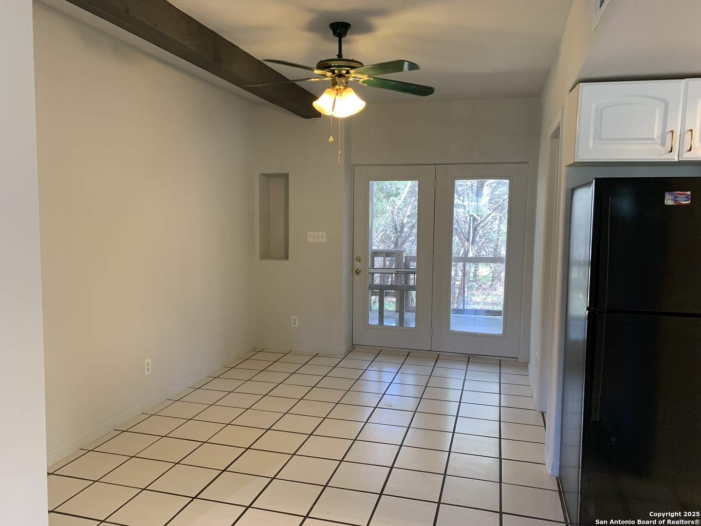 1076 Eastview