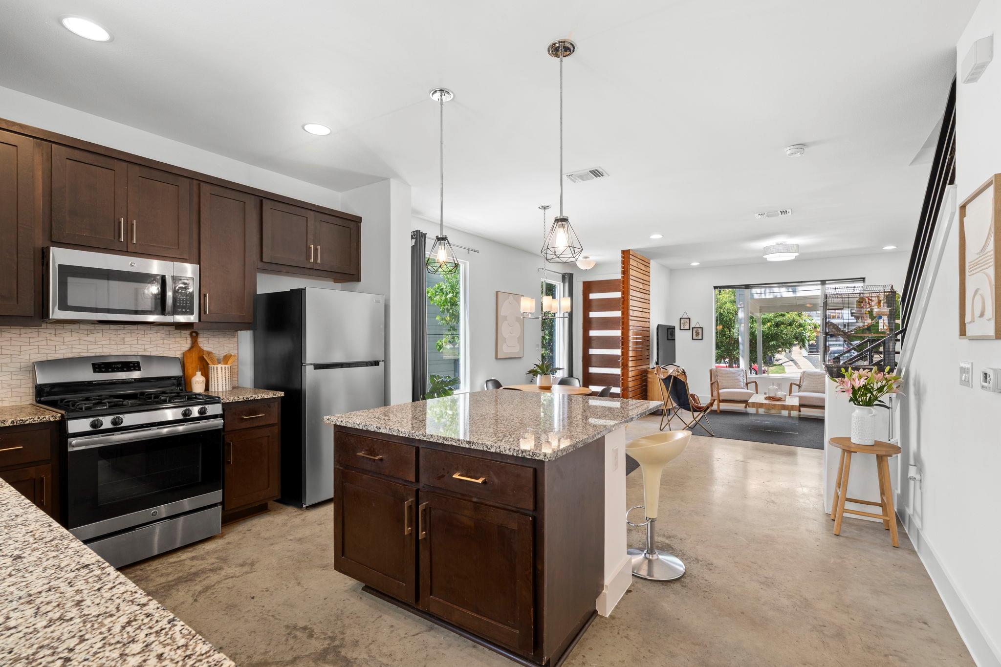 1705B Perez St, Austin, TX 78721 — photo 1