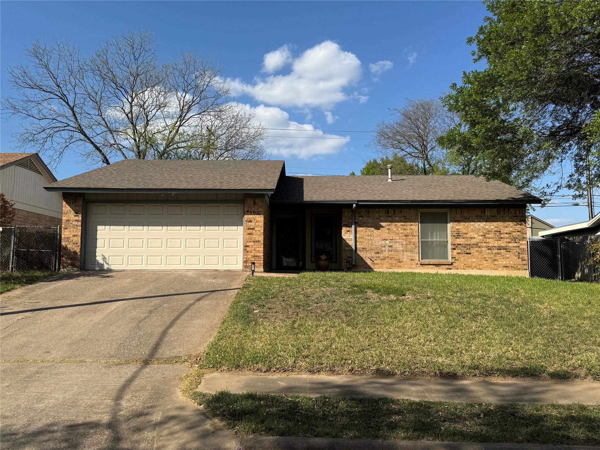 102  Skyloop Dr, Austin, TX 78745 — photo 1