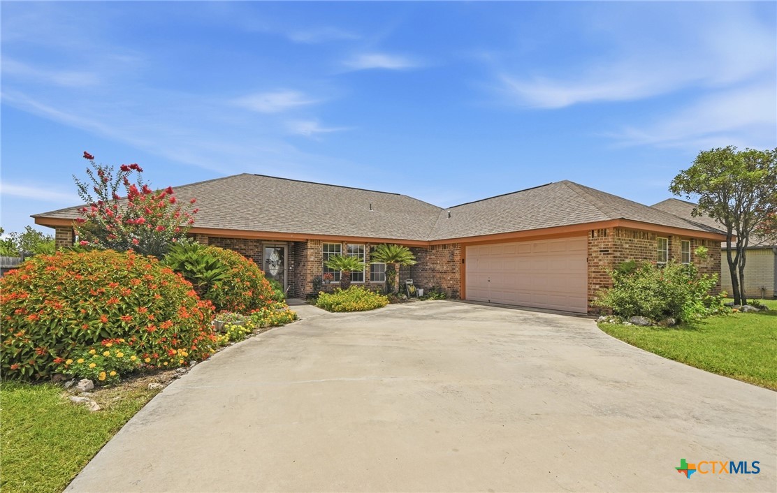 145 Castlewood Drive, Seguin, TX 78155 — photo 1