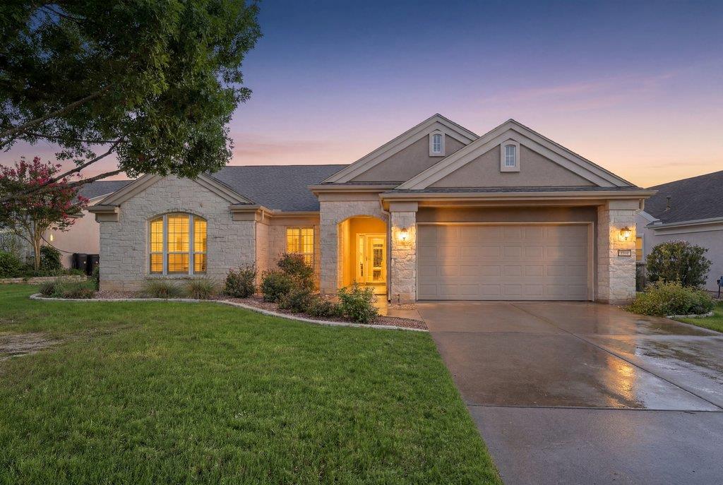 207 Breezeway Ln, Georgetown, TX 78633 — photo 1