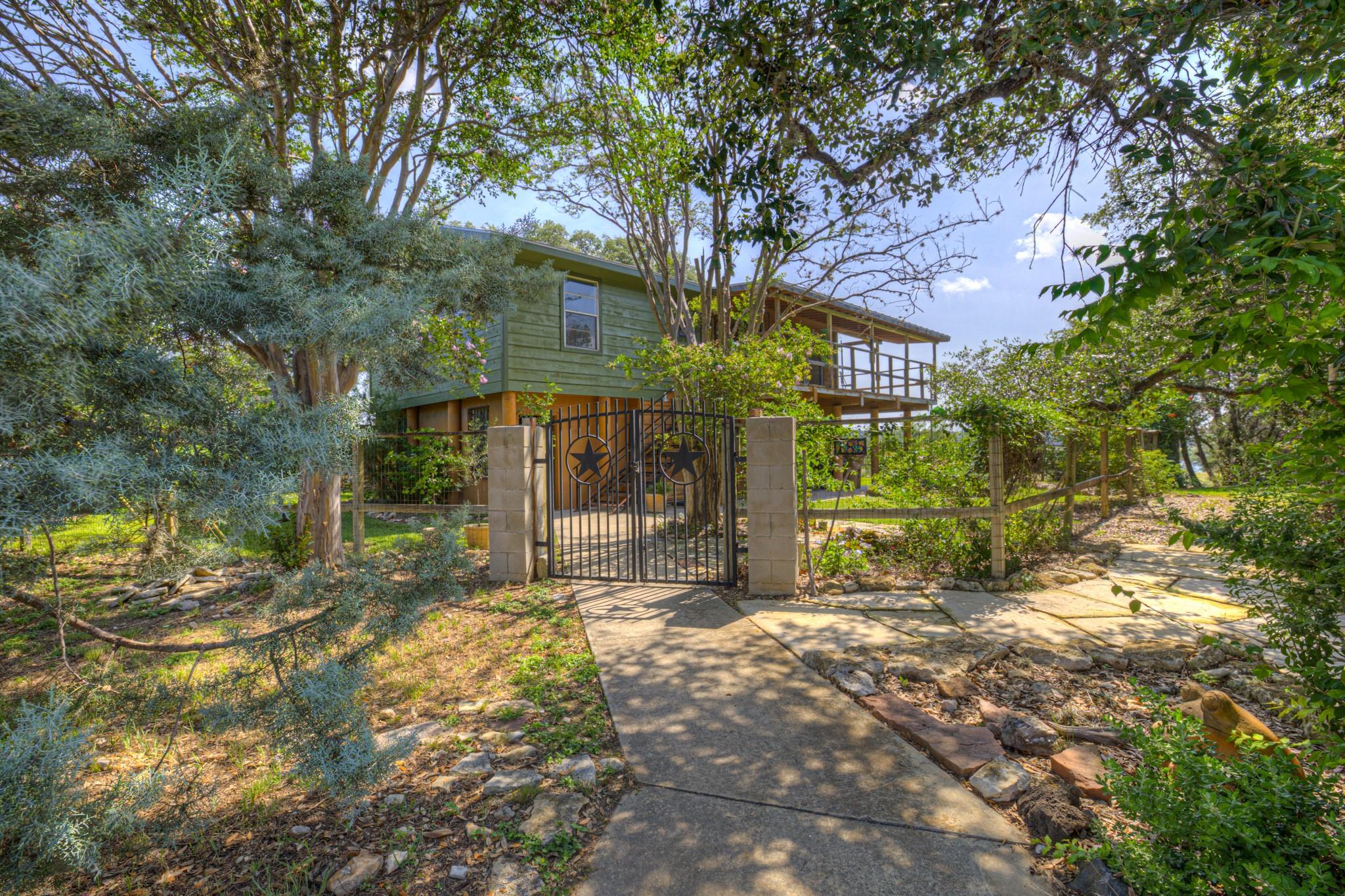 785  Park Shrs, Canyon Lake, TX 78133 — photo 1