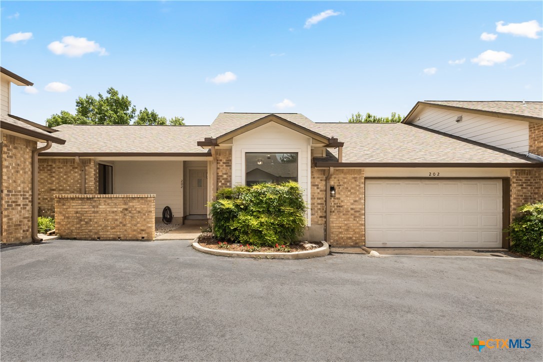 655 Loop 337 202, New Braunfels, TX 78130 — photo 1