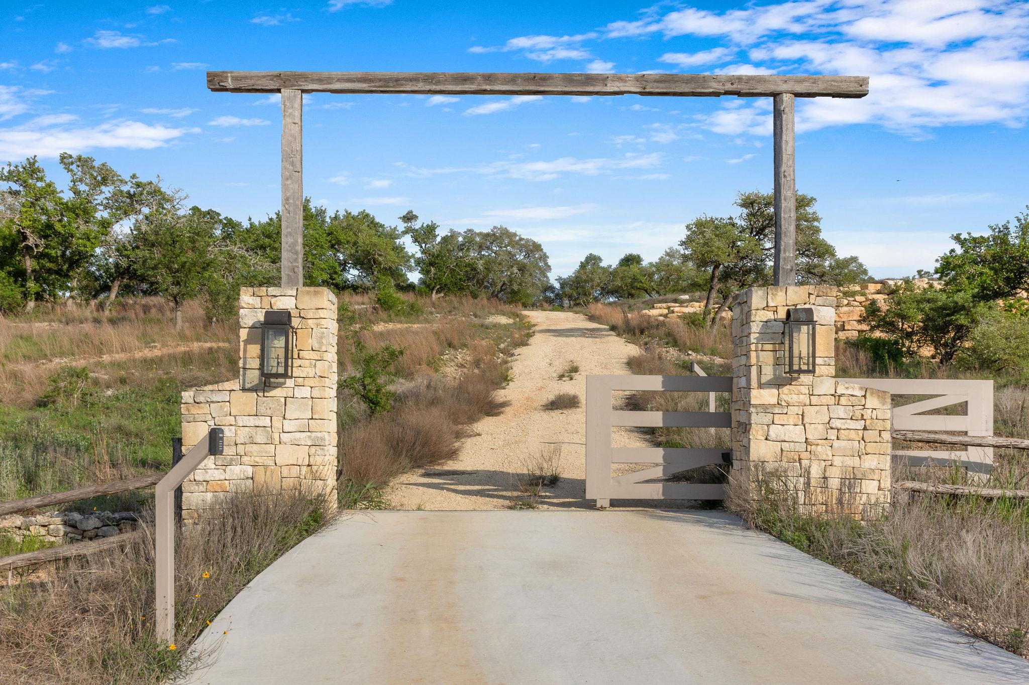 205 Mount Gainor, Dripping Springs, TX 78620 — photo 1