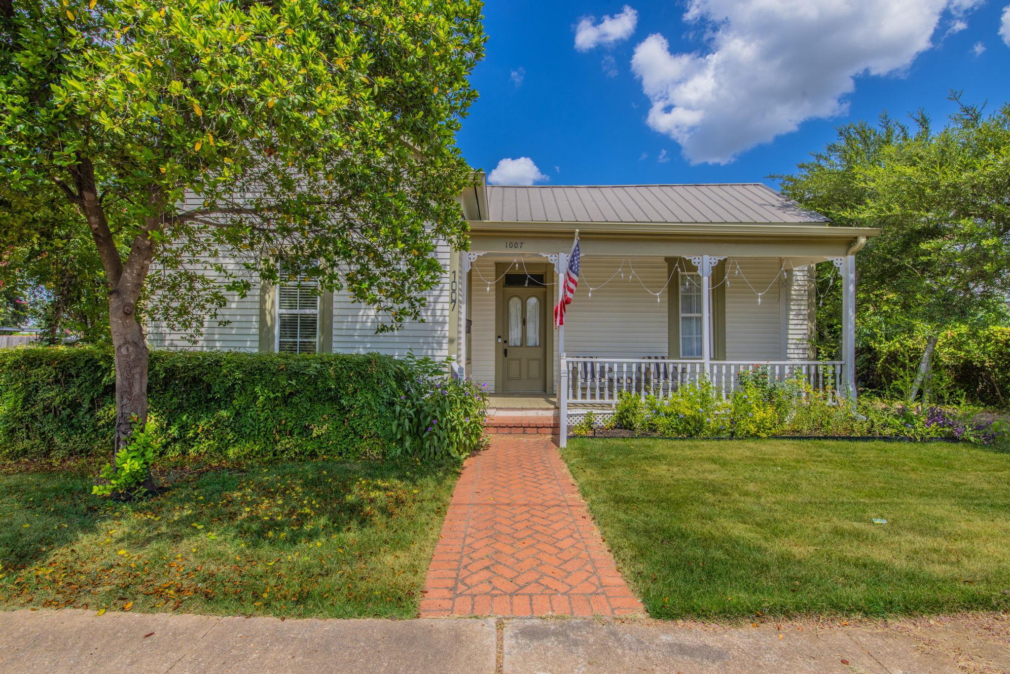 1007 Hill, Bastrop, TX 78602 — photo 1