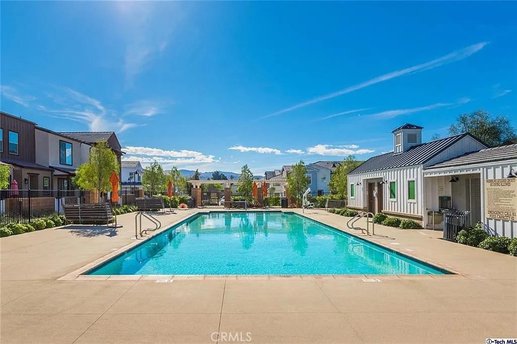 122 Red Brick 2, Simi Valley, CA 93065 — photo 1