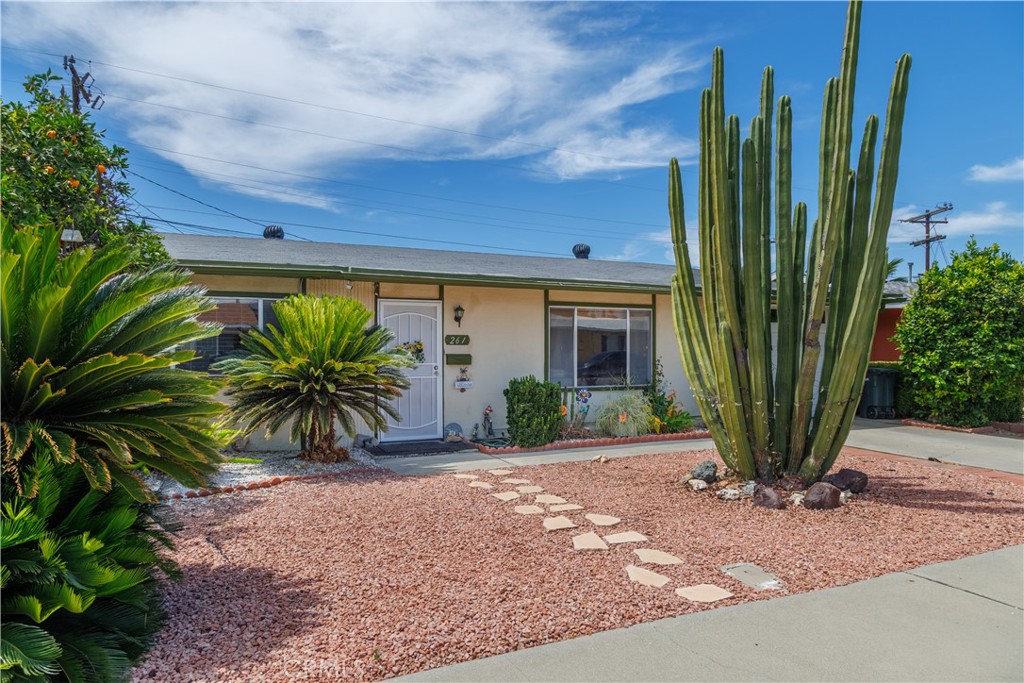 261 Mary, Hemet, CA 92543 — photo 1