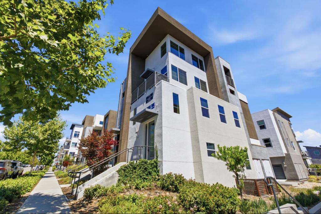 179 Llano De Los Robles Avenue 1, San Jose, CA 95136 — photo 1