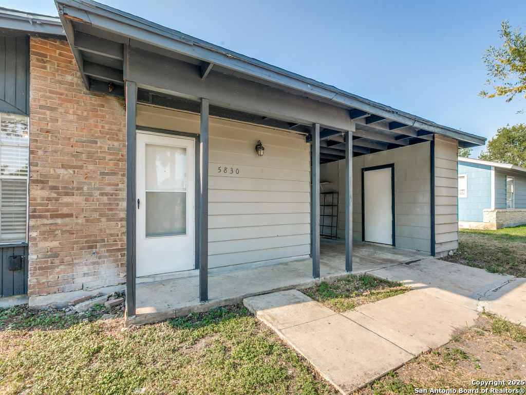 5830 Castle Yard, ,  78218 — photo 1
