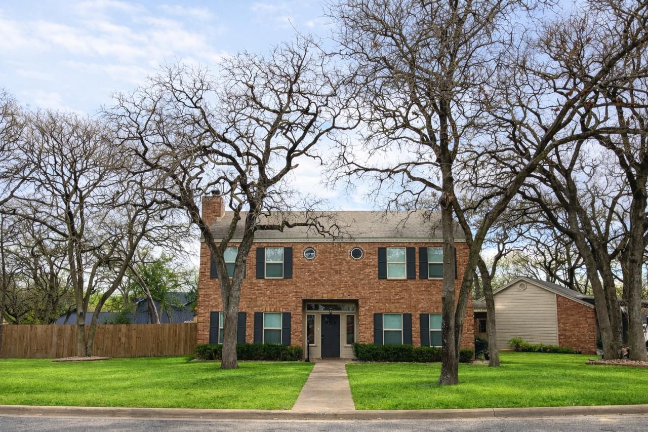 712 ENFIELD, Rockdale, TX 76567 — photo 1