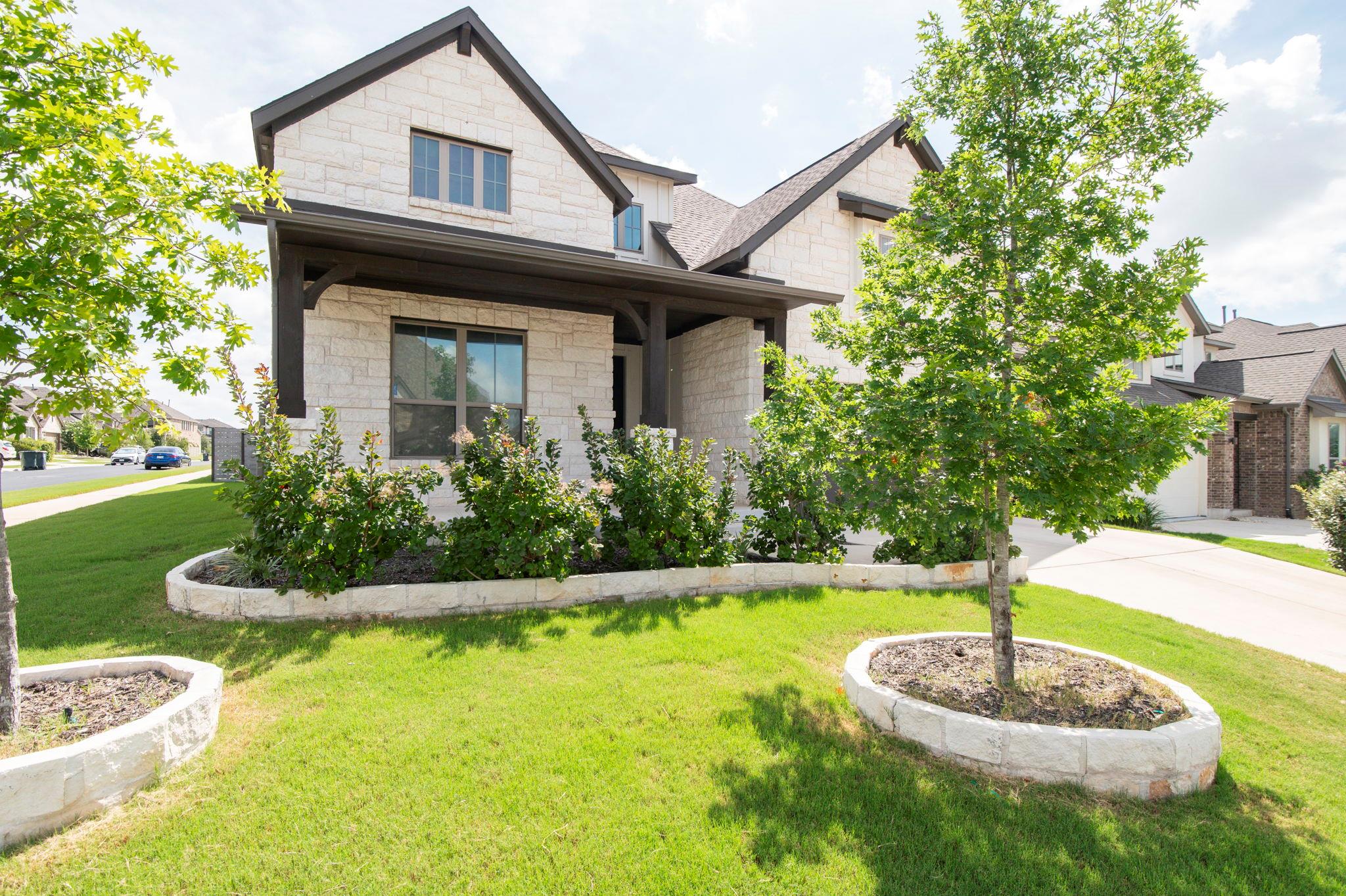 201 Park, Georgetown, TX 78628 — photo 1