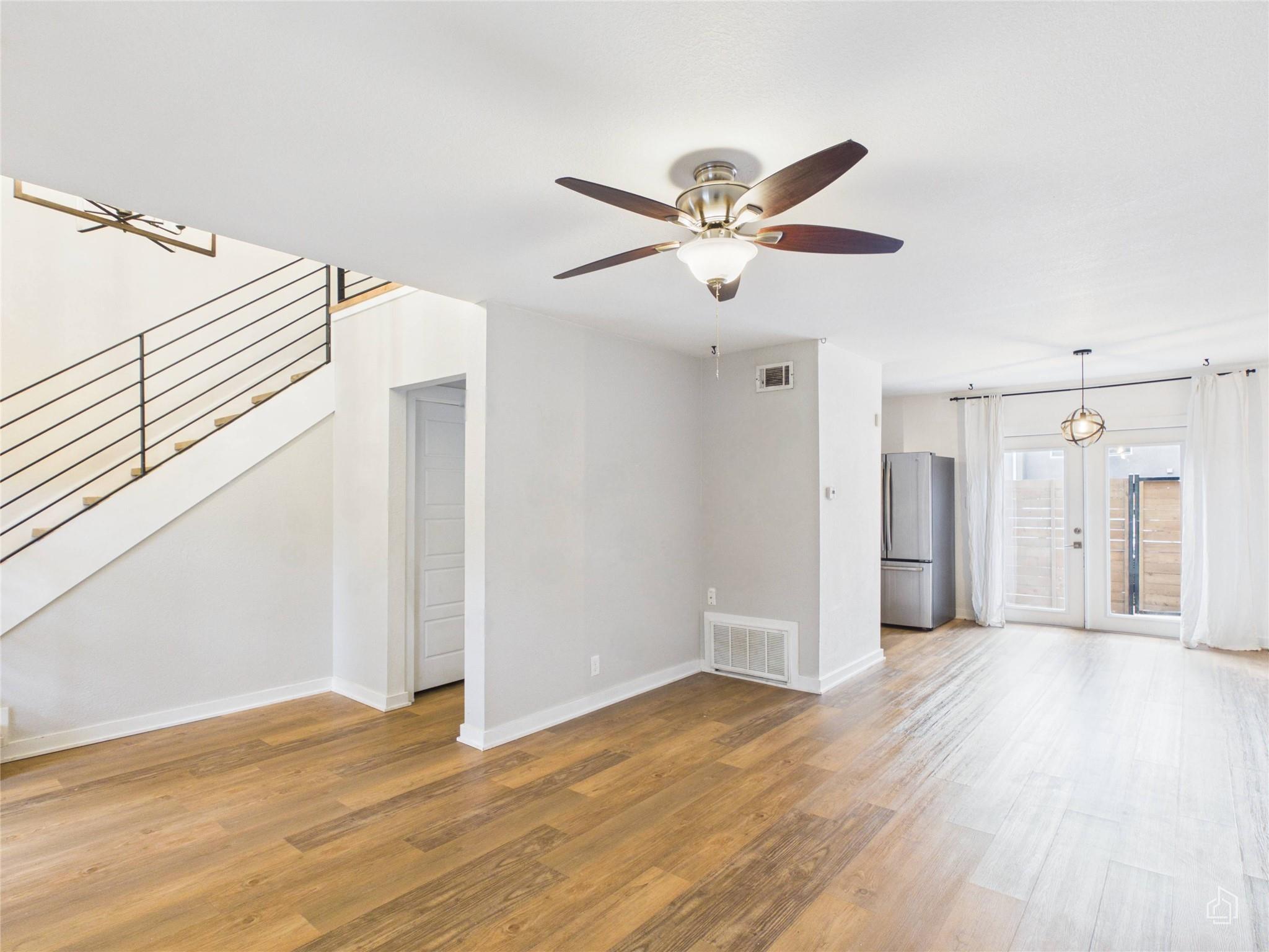 6211 Manor, Austin, TX 78723 — photo 1