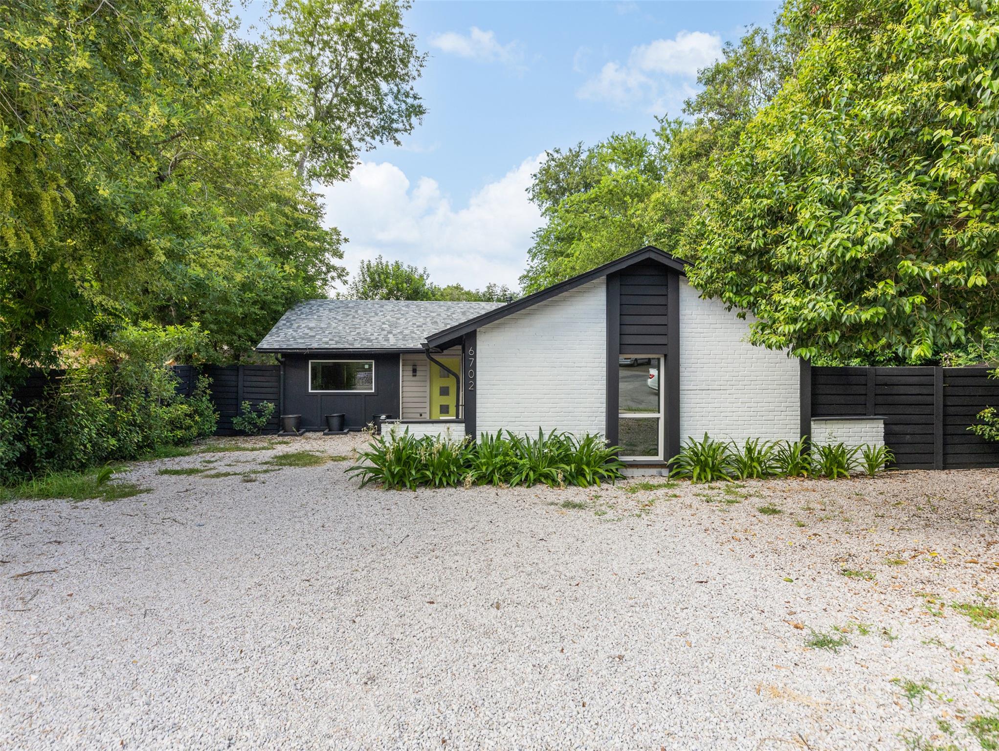 6702 Rockridge, Austin, TX 78744 — photo 1