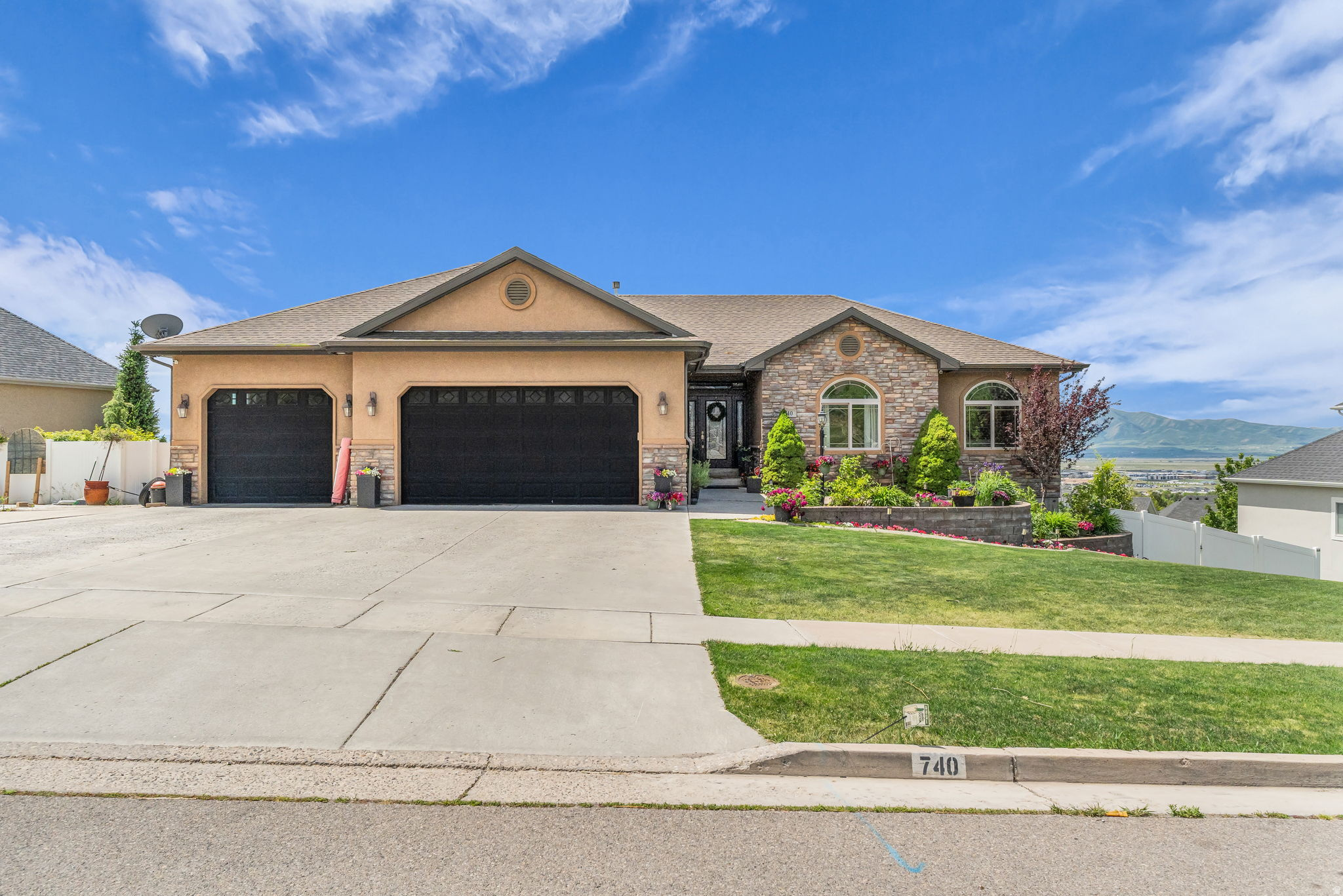740 E 100 S, Hyde Park, UT 84318 — photo 1