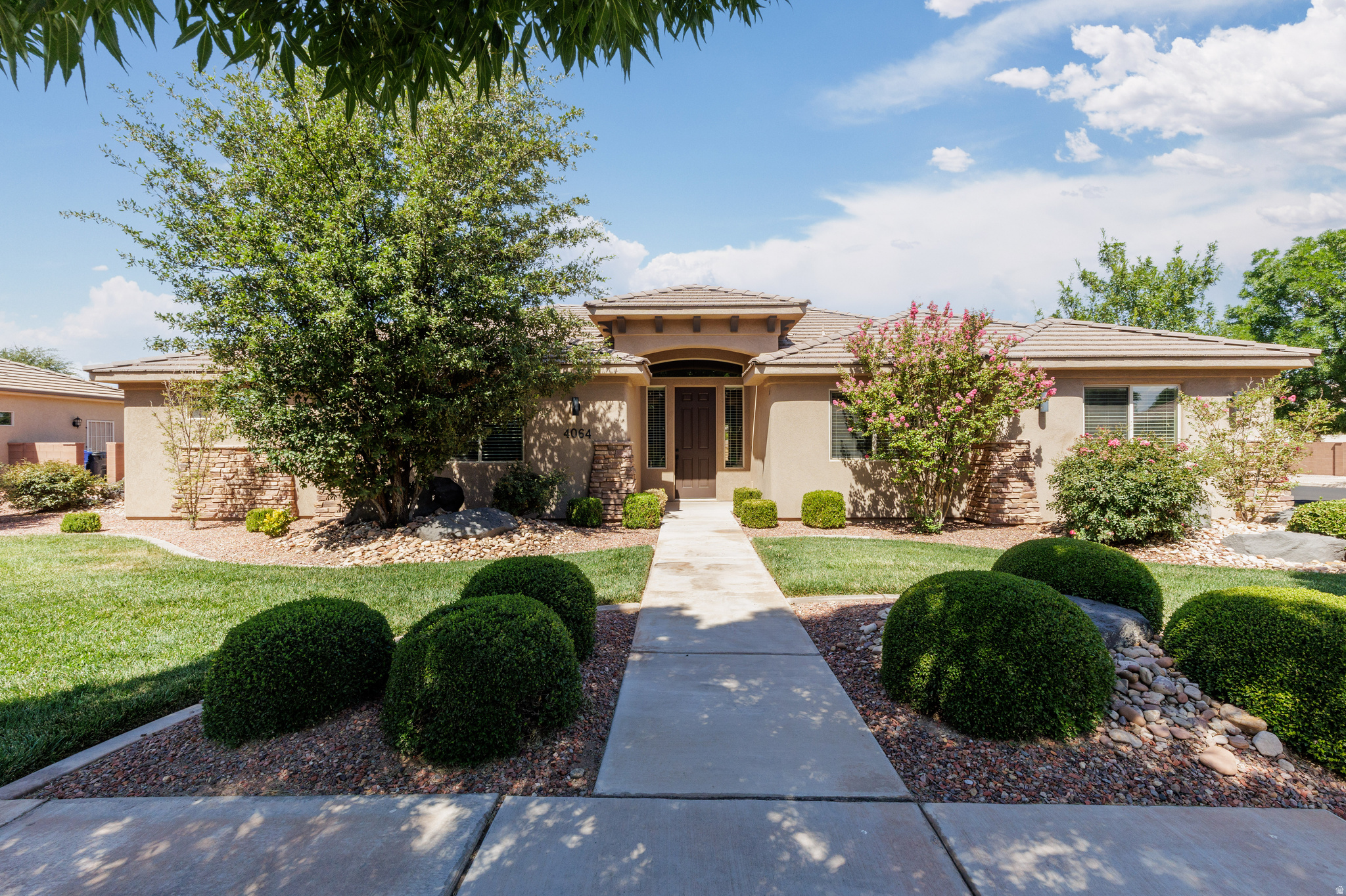 4064 S 20 E, Washington, UT 84780 — photo 1